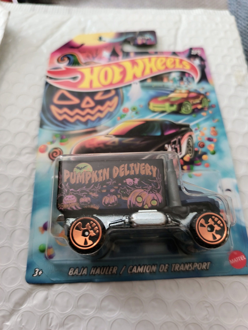Hot wheels Pumpkin Delivery Black Halloween Truck 1/64 Scale New